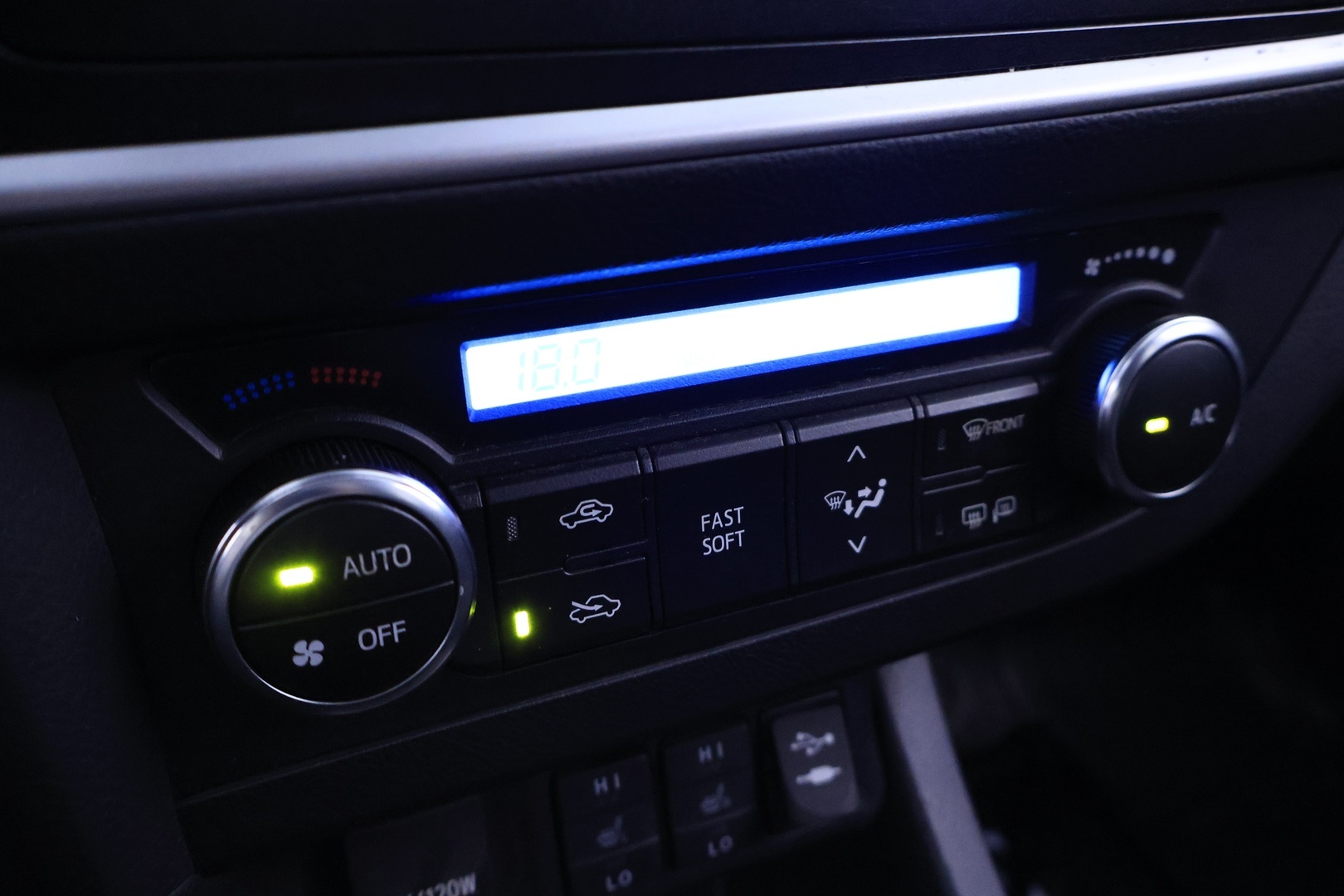 TOYOTA Auris 2014