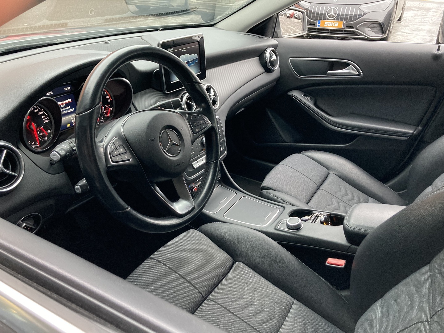 MERCEDES-BENZ GLA 2019