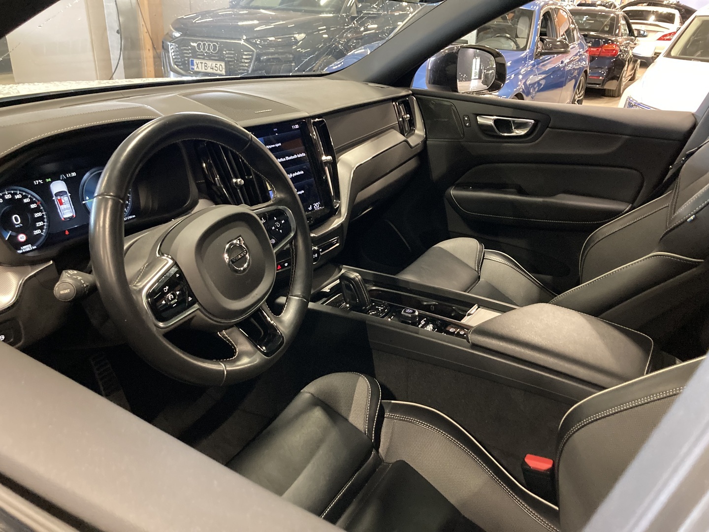 VOLVO XC60 2021