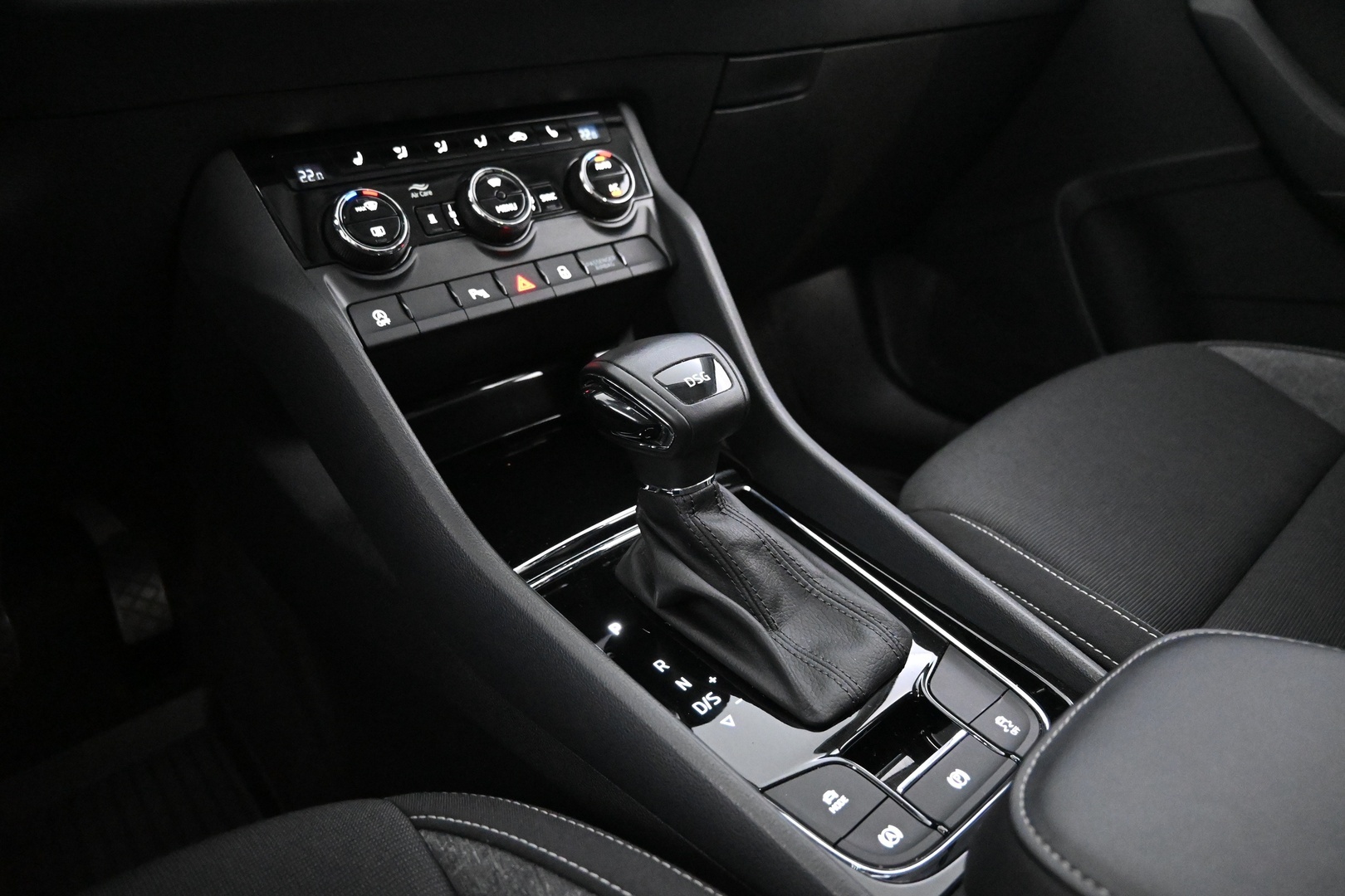 SKODA Karoq 2021