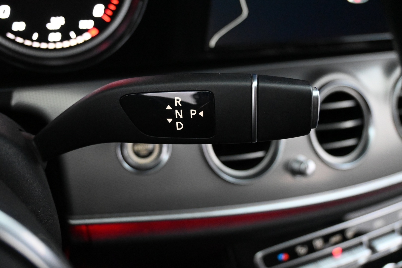 MERCEDES-BENZ E 2018