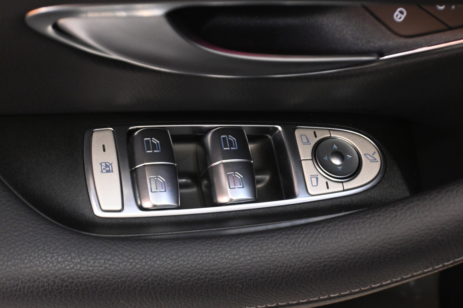 MERCEDES-BENZ E 2021
