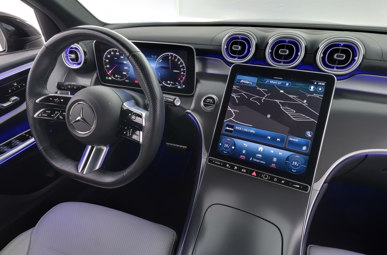 MERCEDES-BENZ GLC 2023