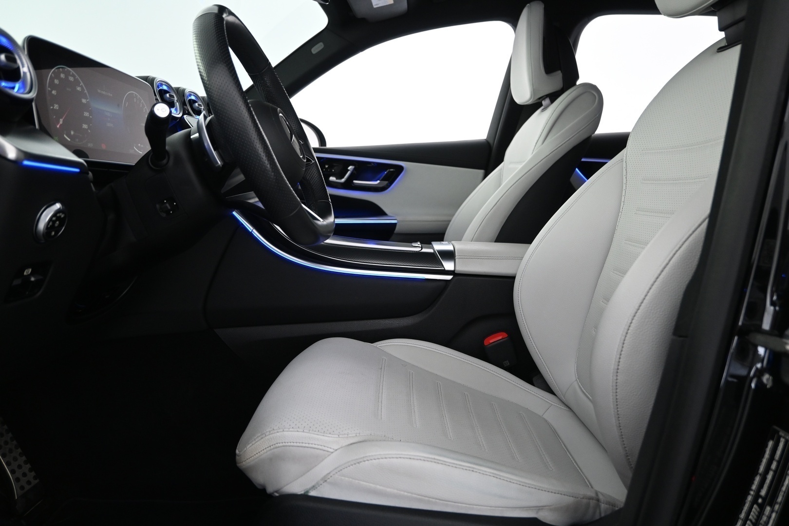 MERCEDES-BENZ GLC 2023