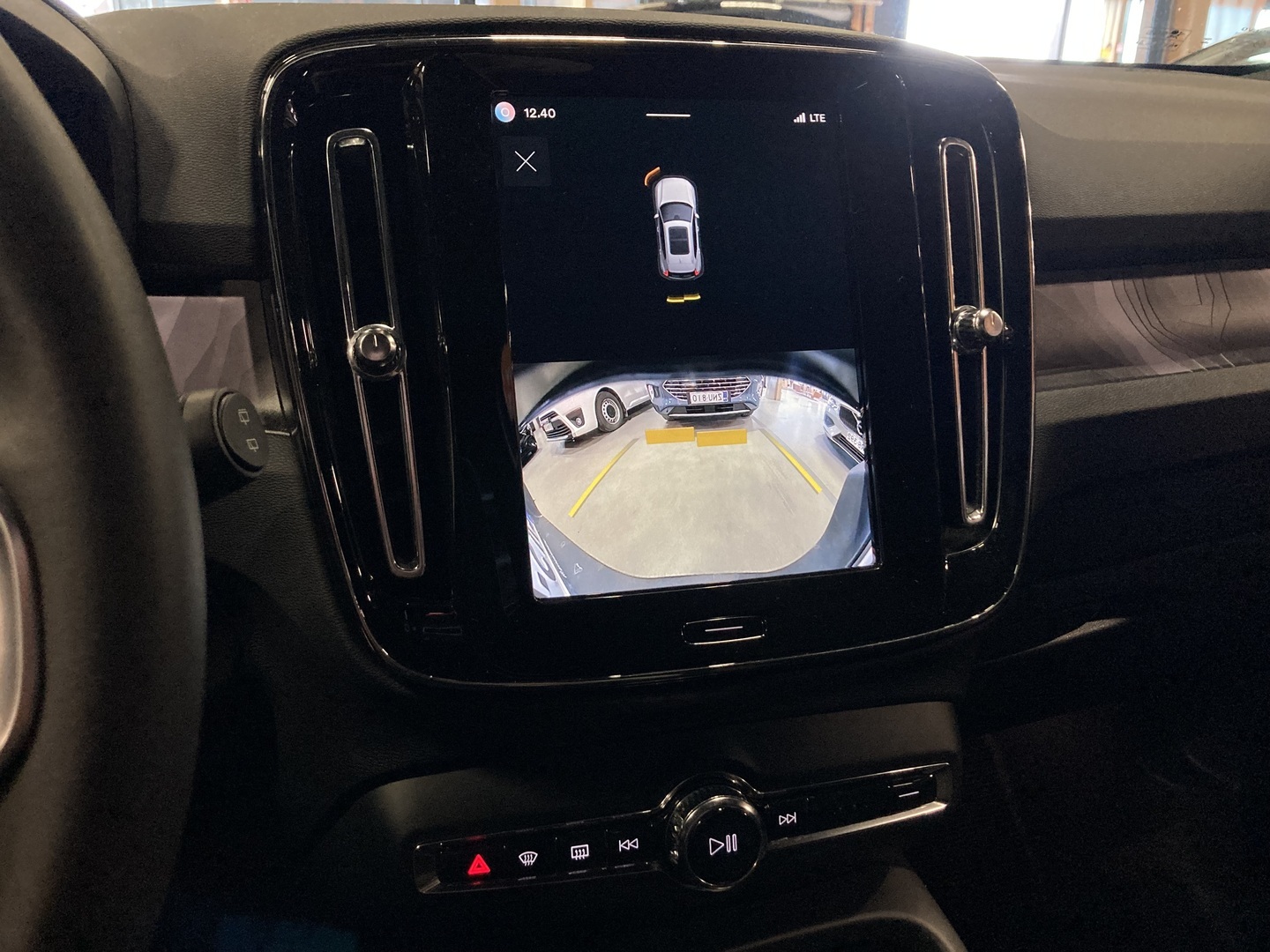 VOLVO XC40 2024