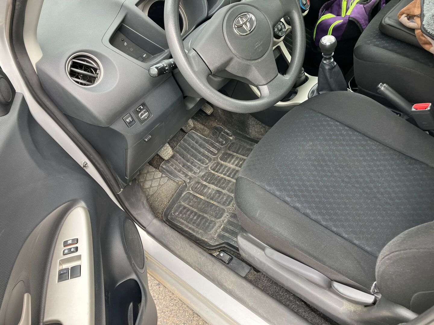 TOYOTA Urban Cruiser 2010