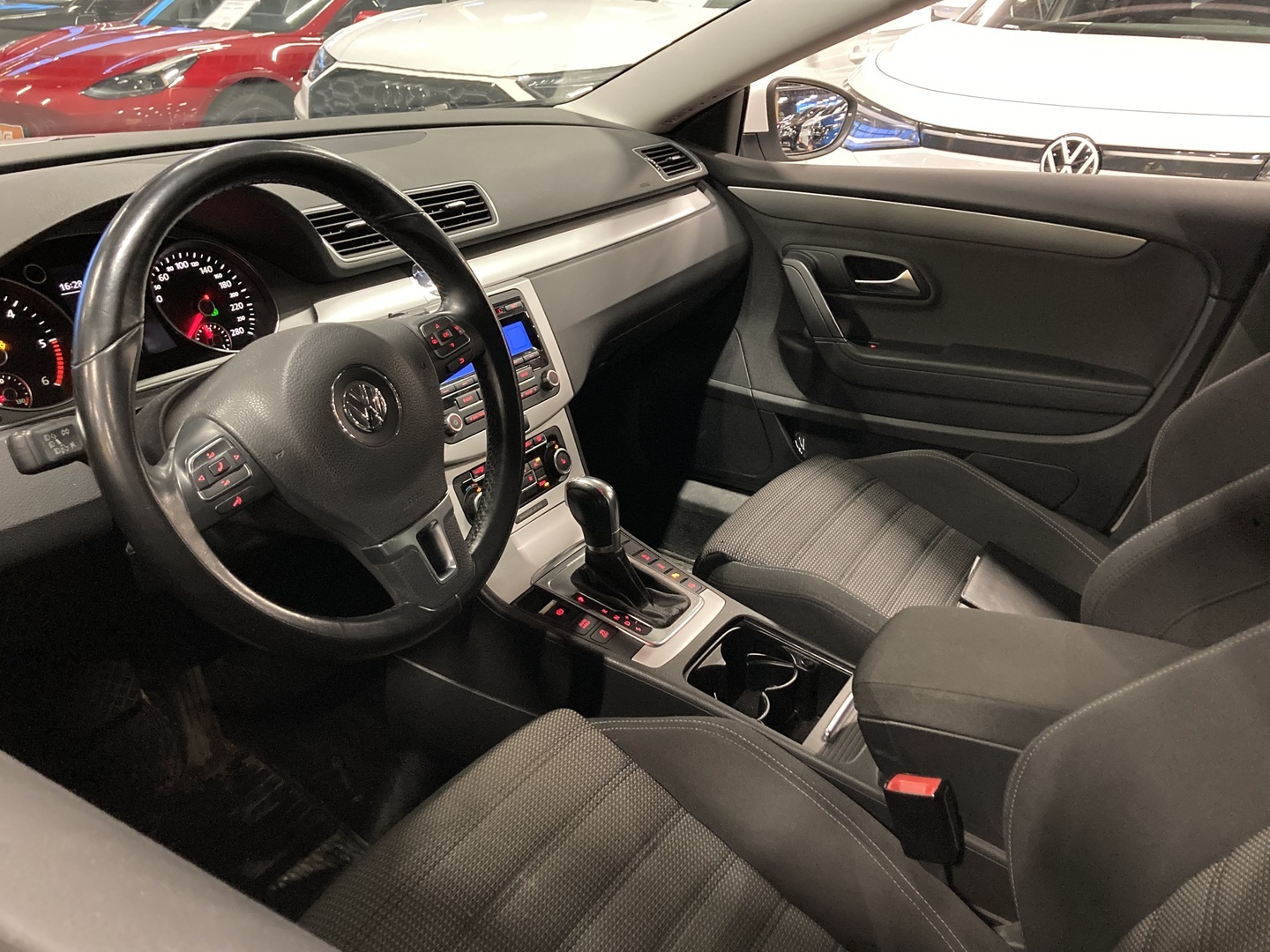 VOLKSWAGEN Passat CC 2011