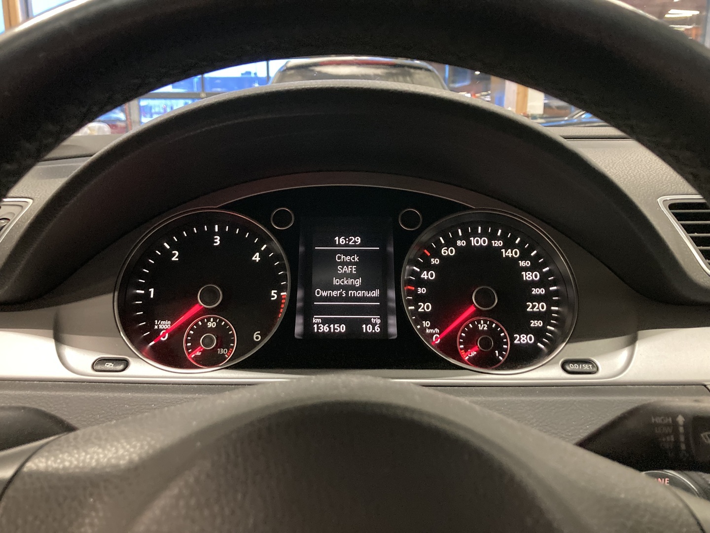 VOLKSWAGEN Passat CC 2011