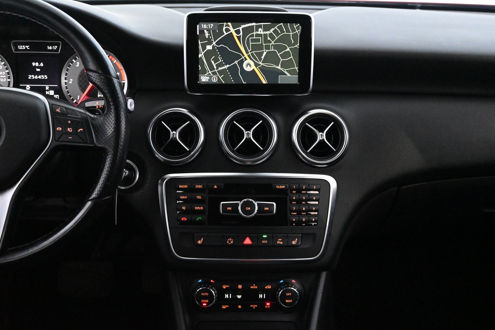 MERCEDES-BENZ A 2013