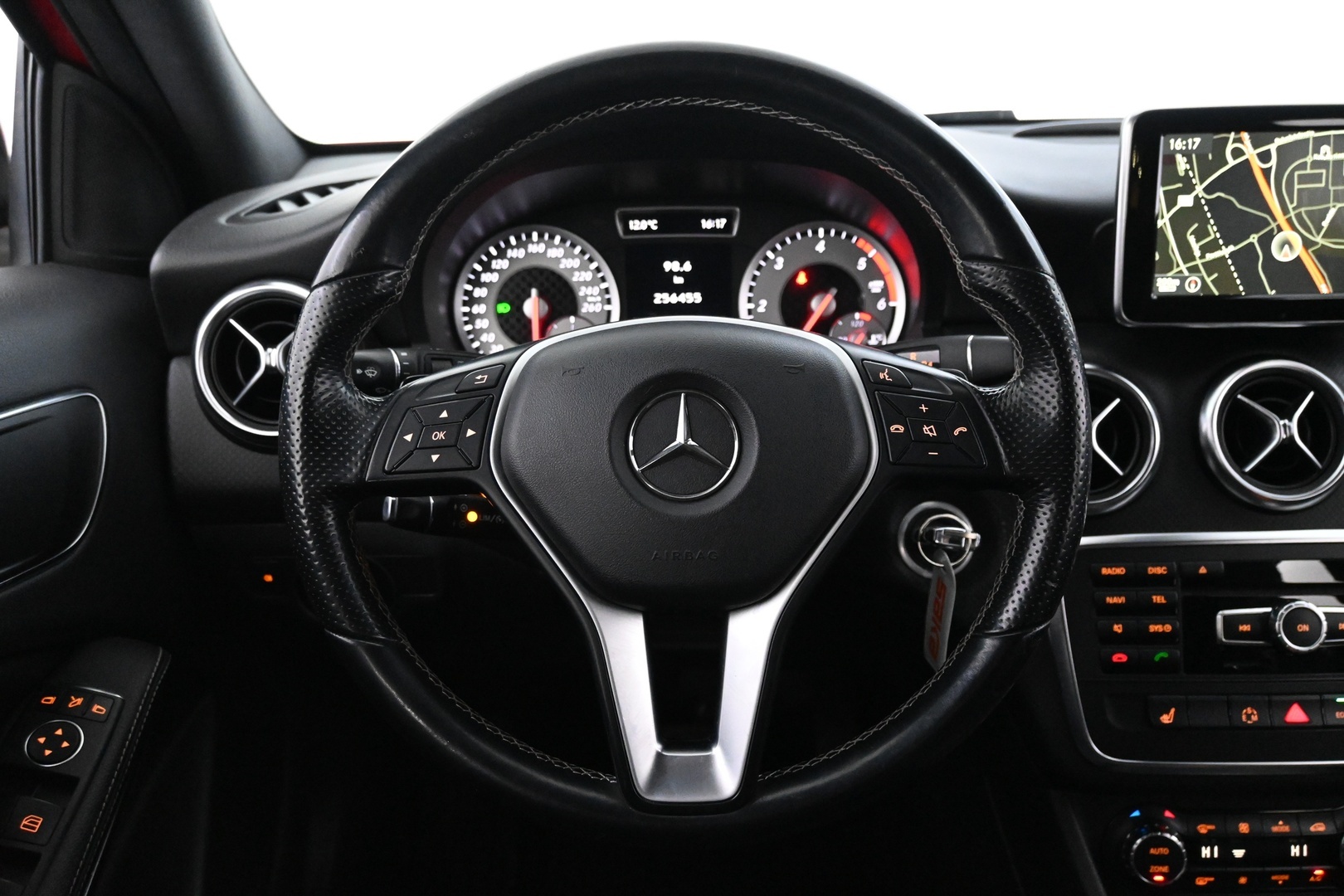 MERCEDES-BENZ A 2013