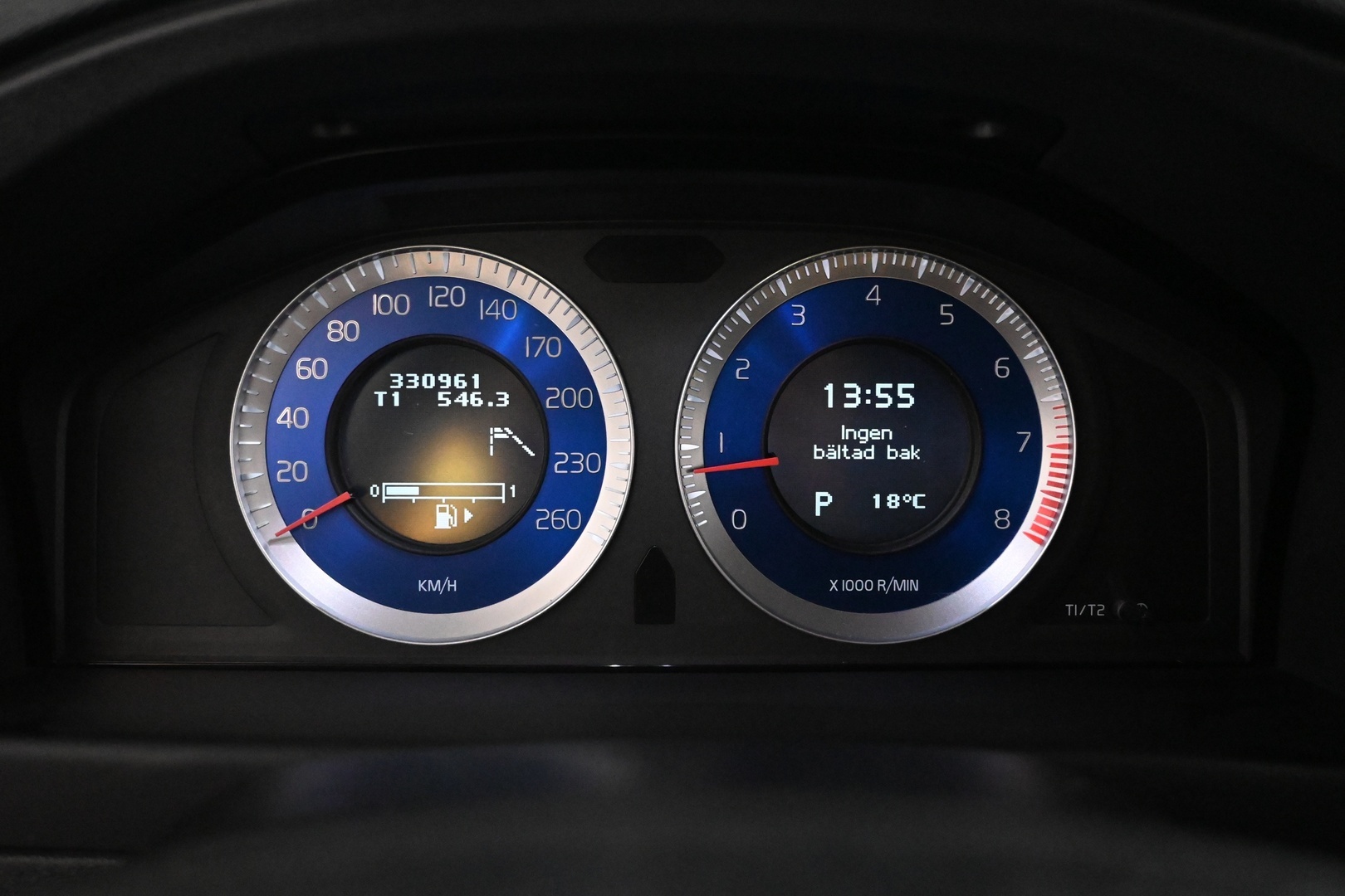VOLVO V70 2011