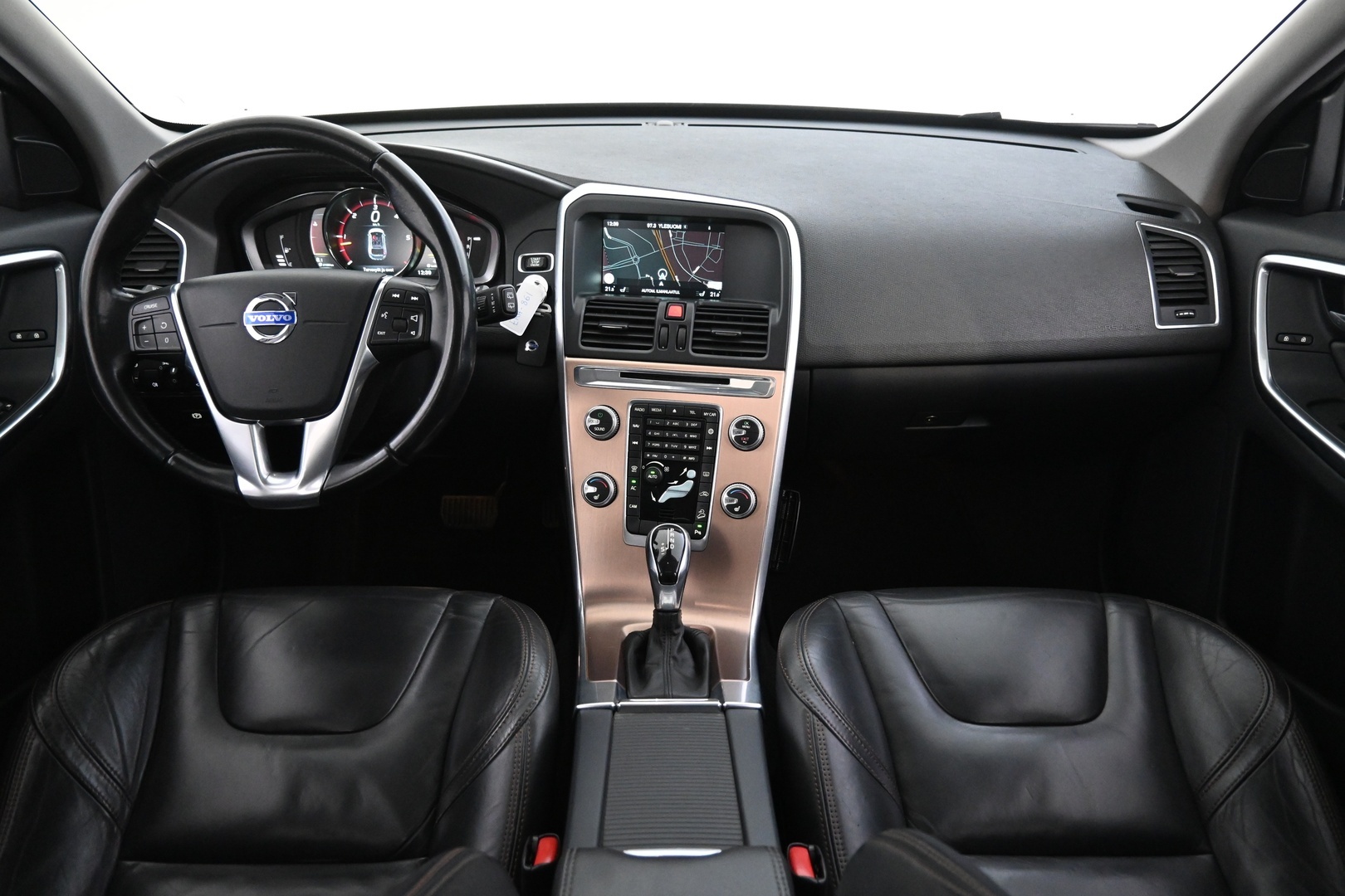 VOLVO XC60 2017