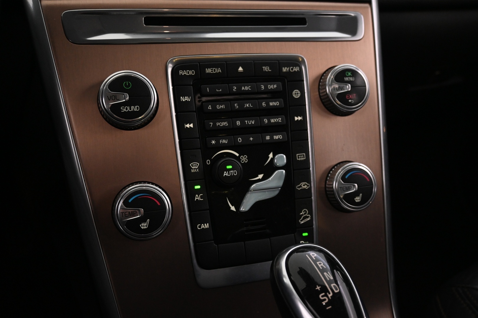 VOLVO XC60 2017