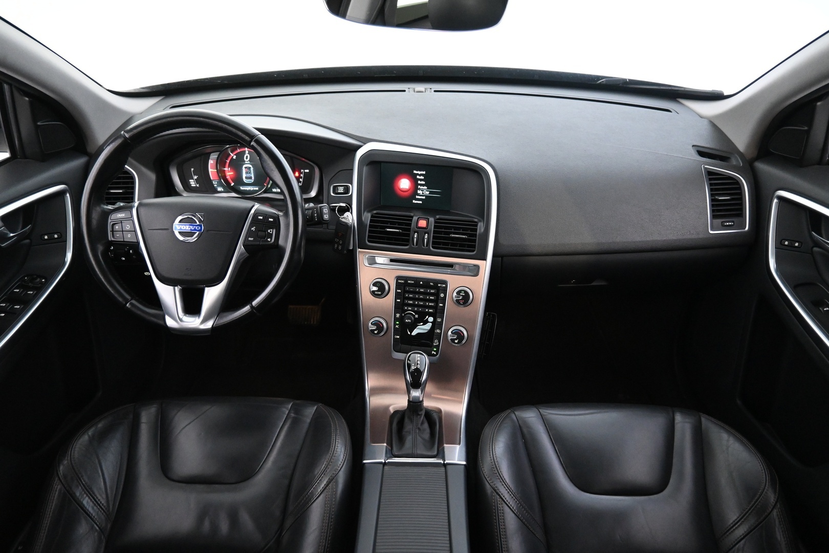VOLVO XC60 2017