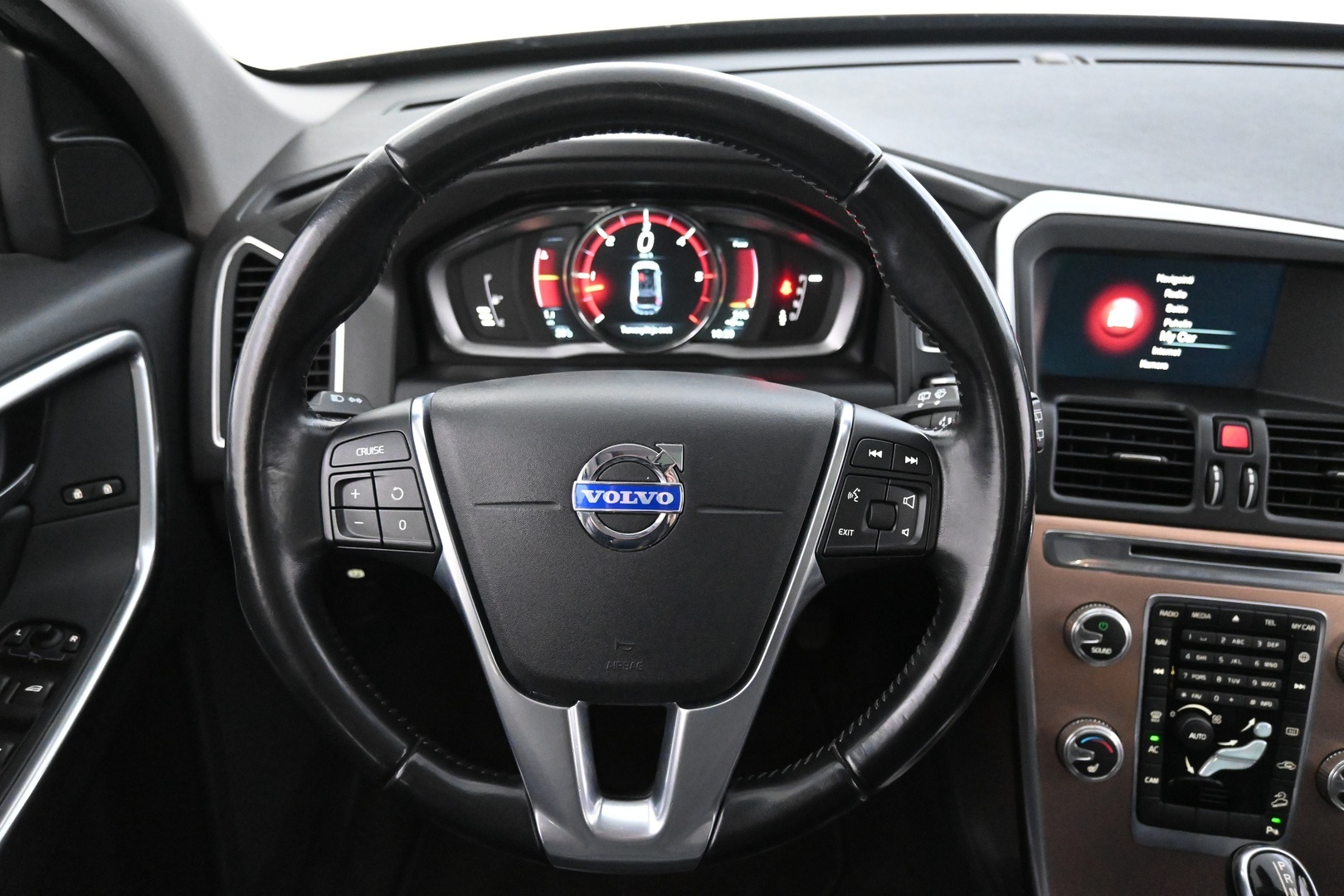 VOLVO XC60 2017