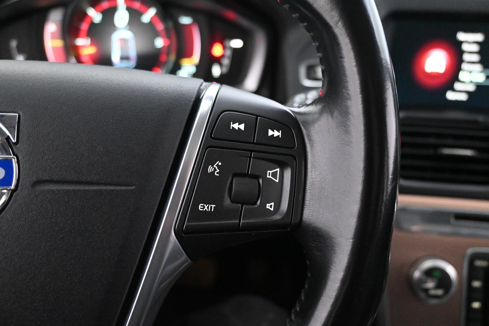 VOLVO XC60 2017