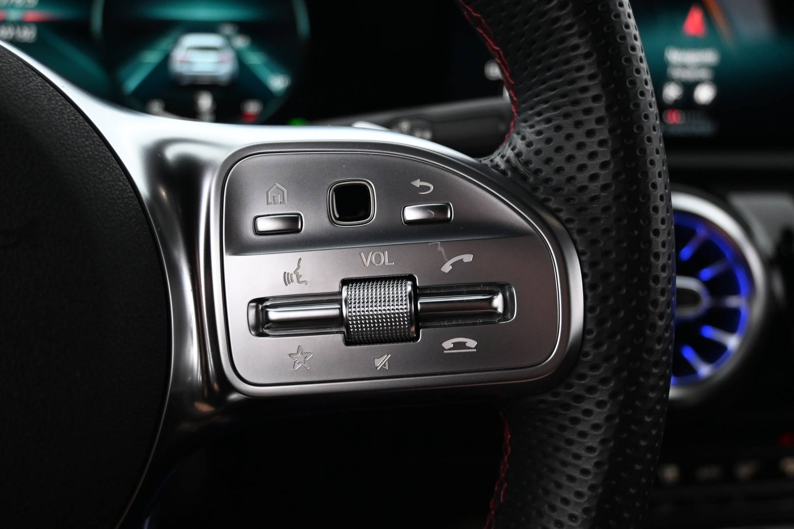 MERCEDES-BENZ CLA 2020