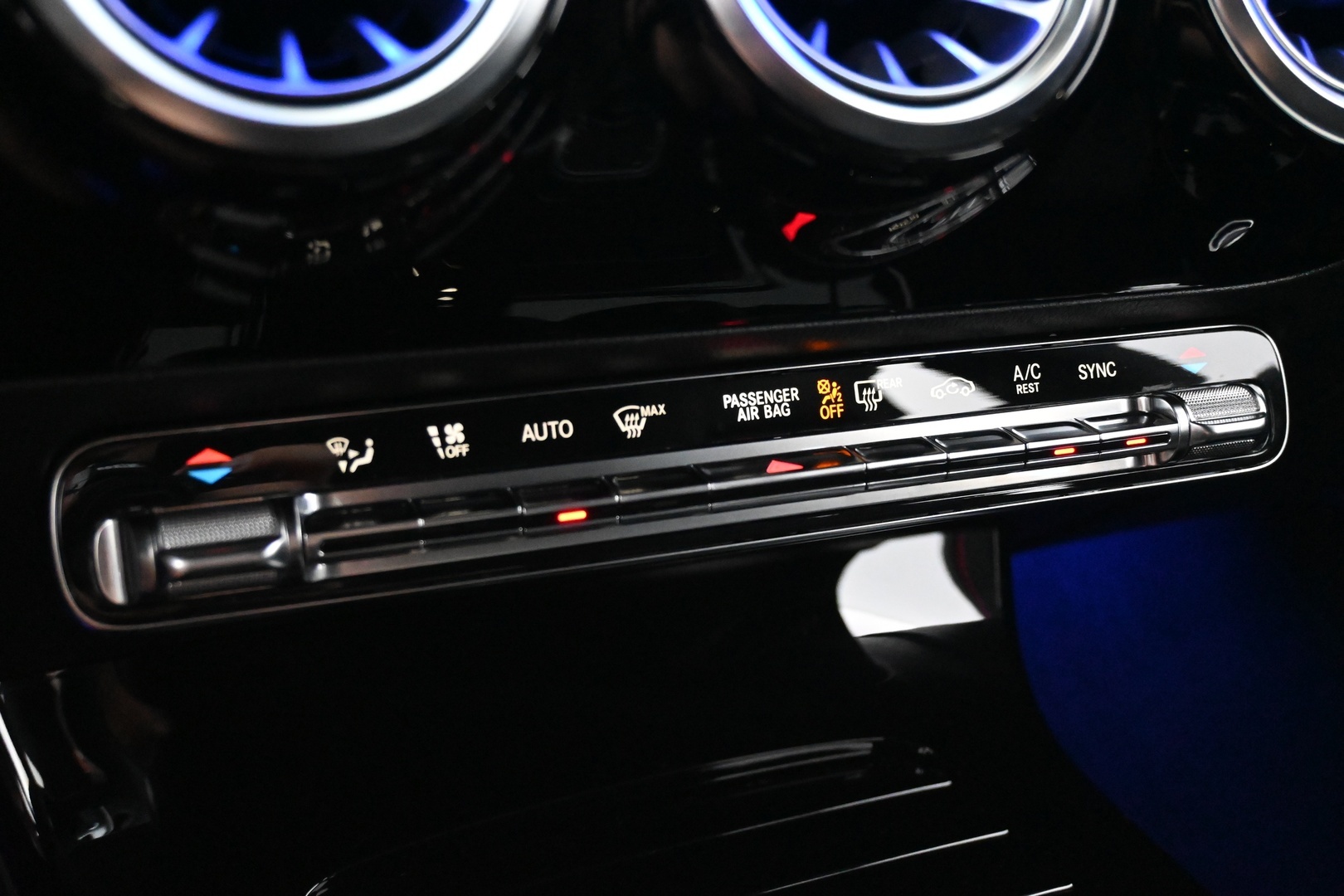 MERCEDES-BENZ CLA 2020