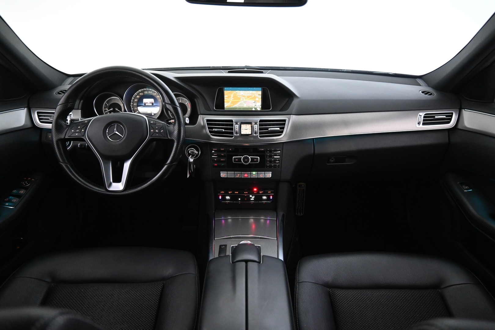 MERCEDES-BENZ E 2013