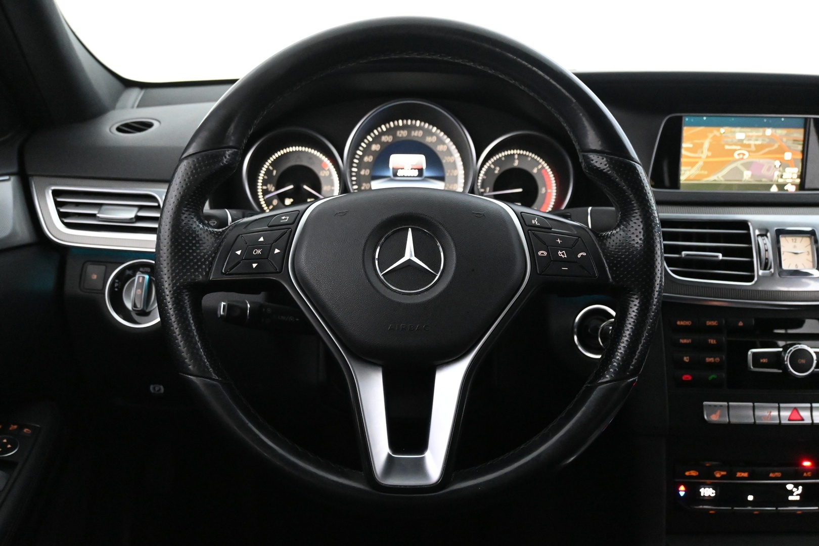 MERCEDES-BENZ E 2013