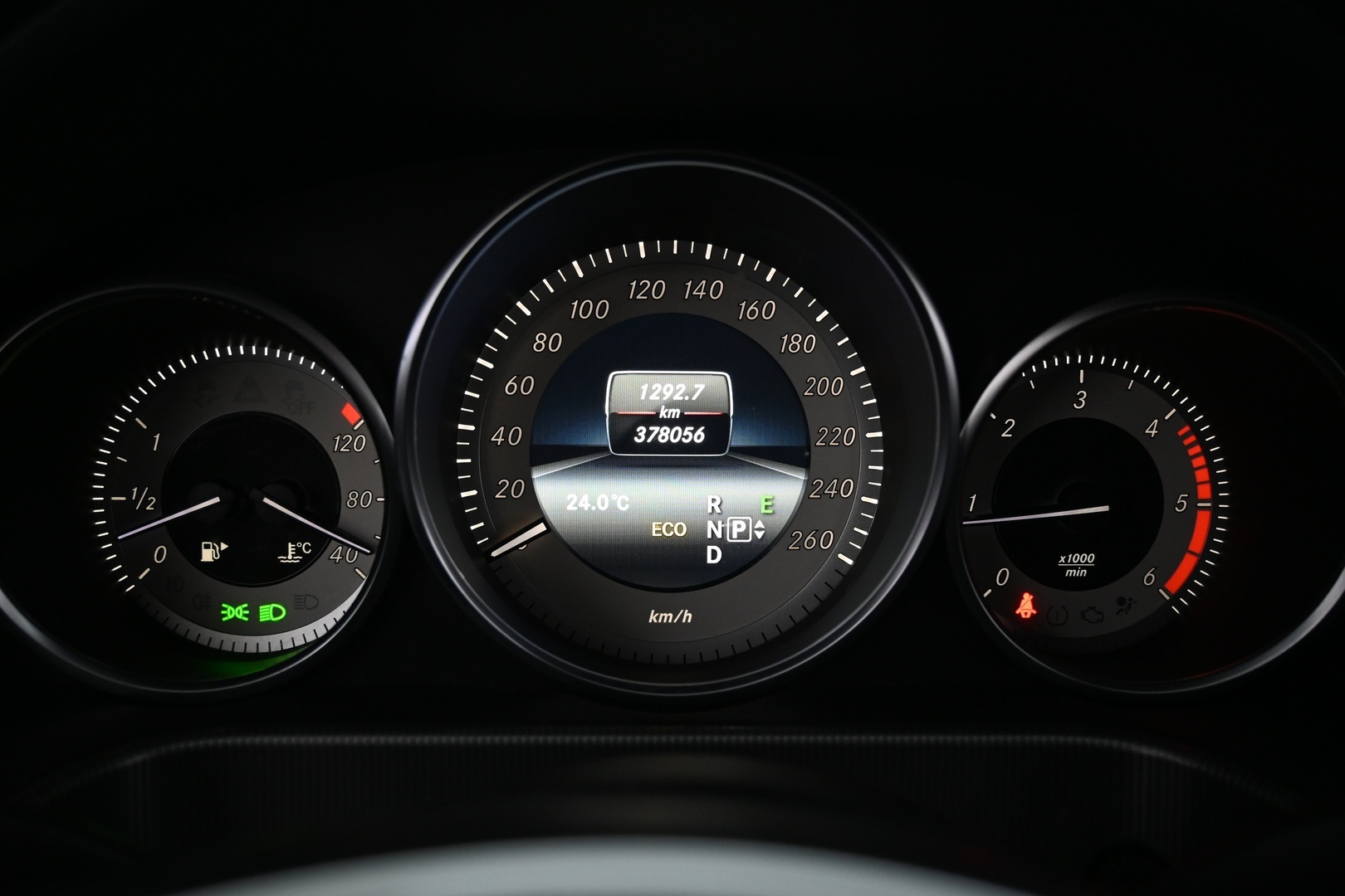 MERCEDES-BENZ E 2013