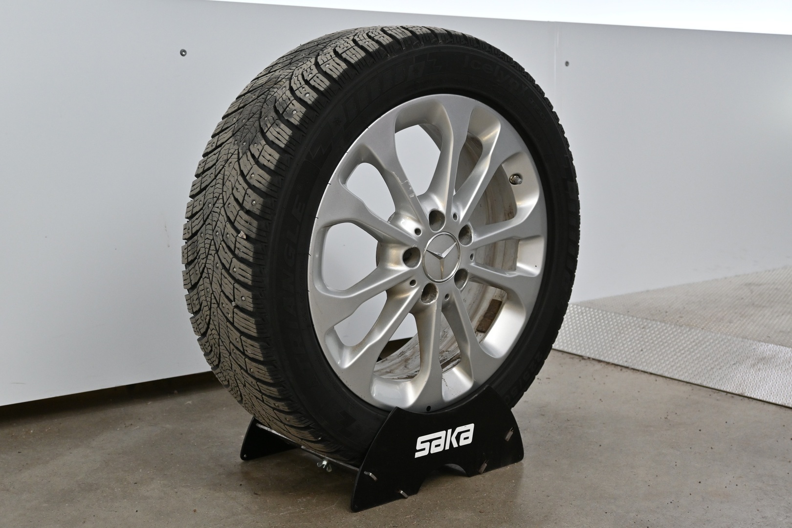 MERCEDES-BENZ C 2016