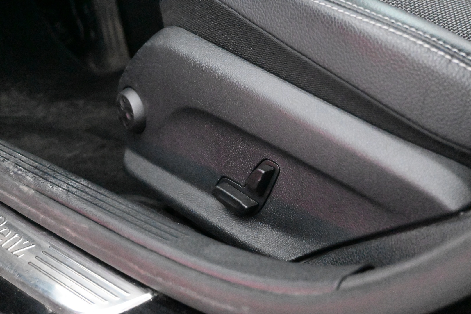 MERCEDES-BENZ C 2016