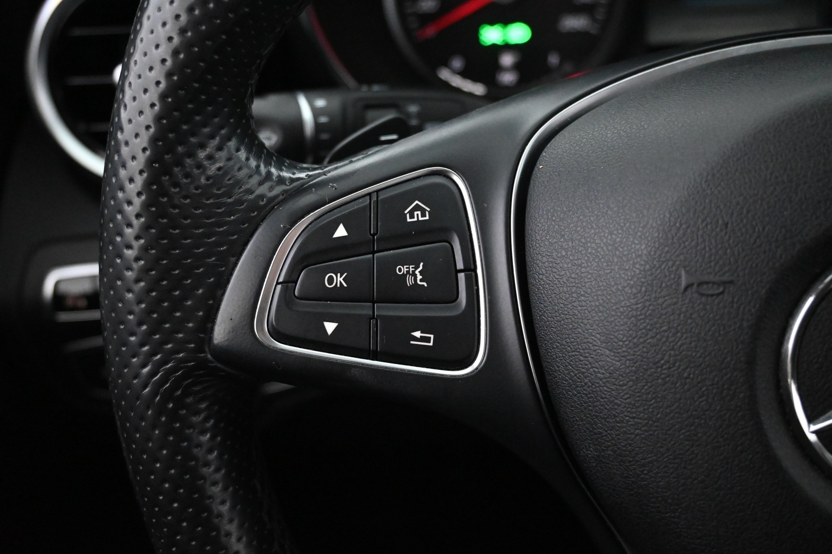 MERCEDES-BENZ C 2016