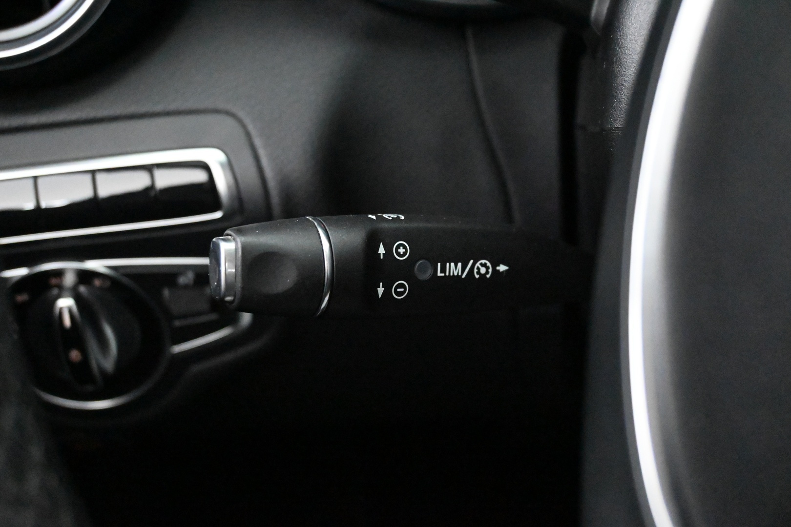 MERCEDES-BENZ C 2016