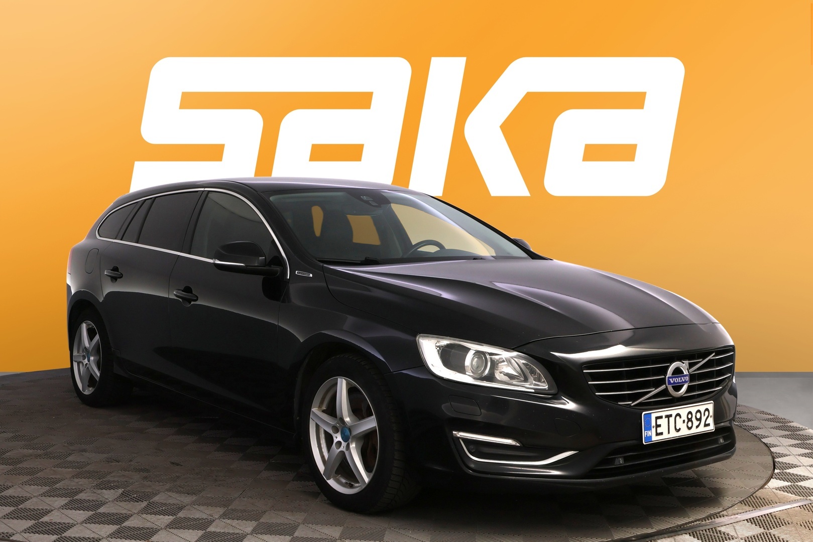 VOLVO V60 2015