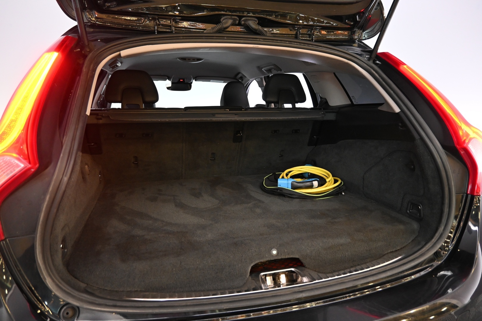 VOLVO V60 2015