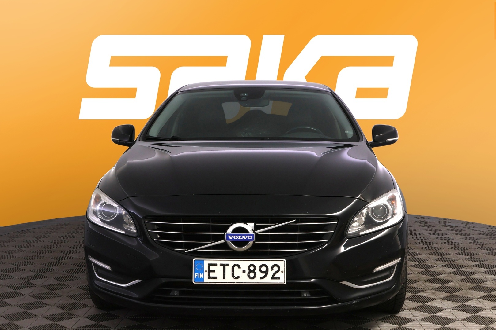 VOLVO V60 2015