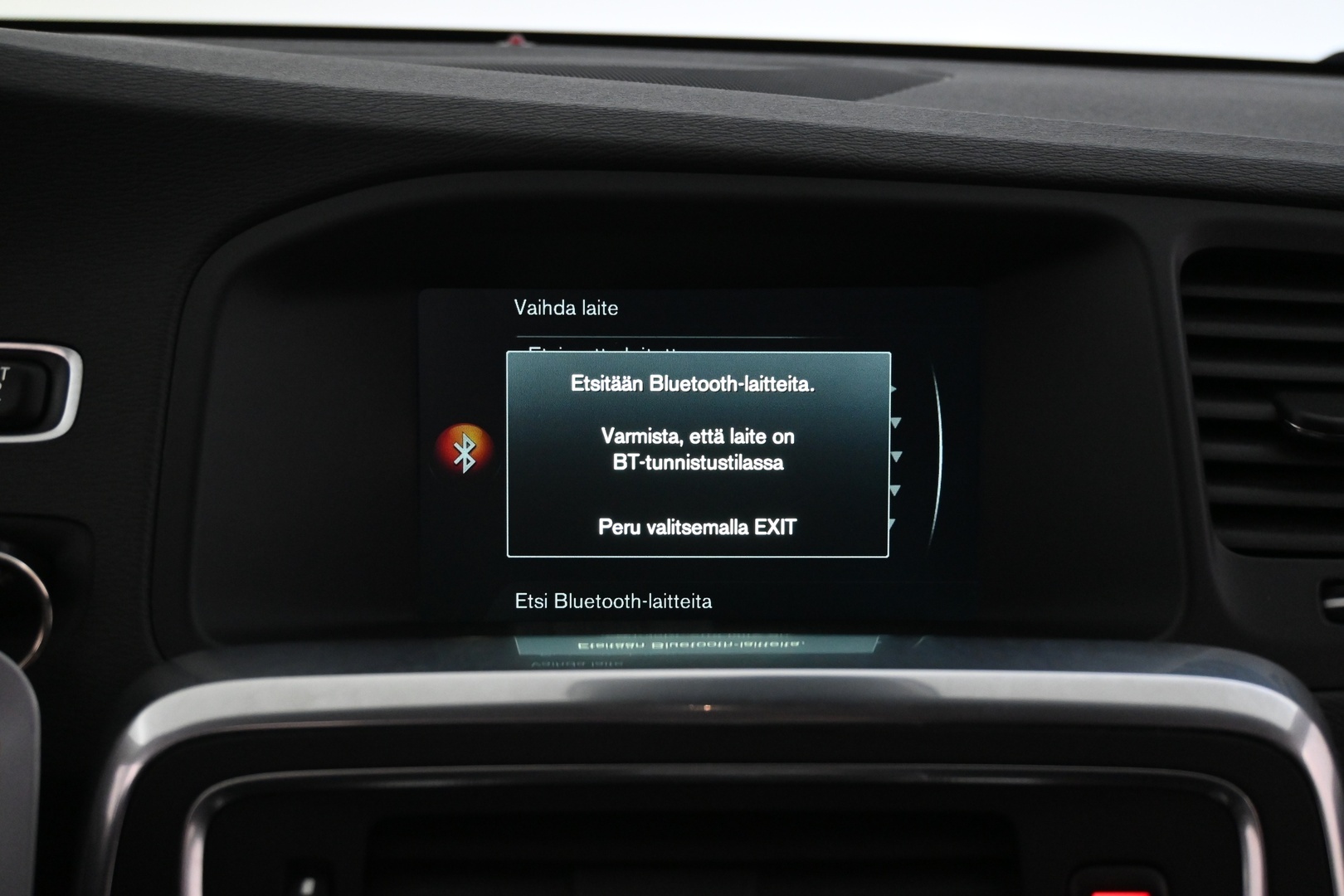 VOLVO V60 2015
