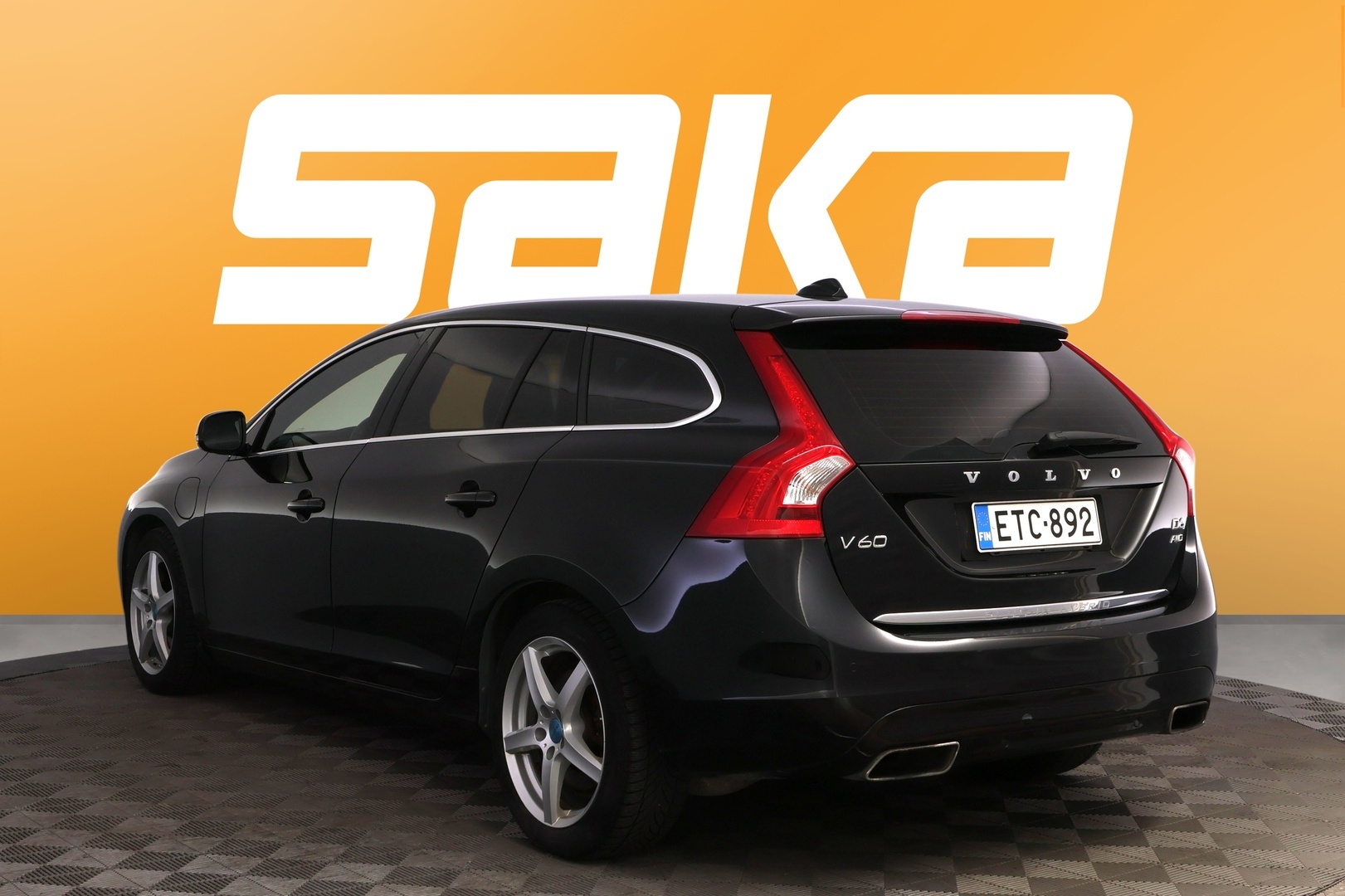 VOLVO V60 2015