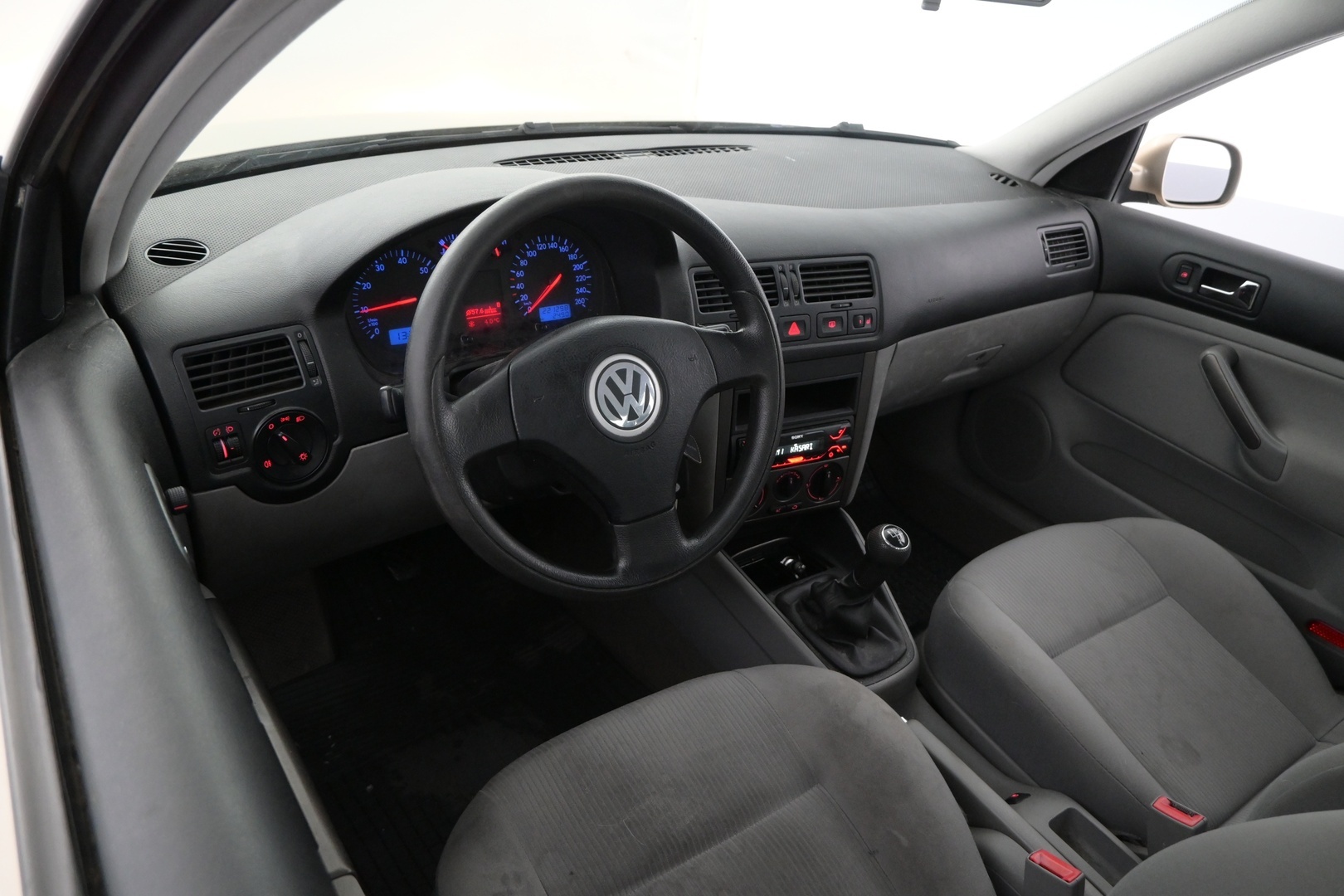 VOLKSWAGEN Bora 2004