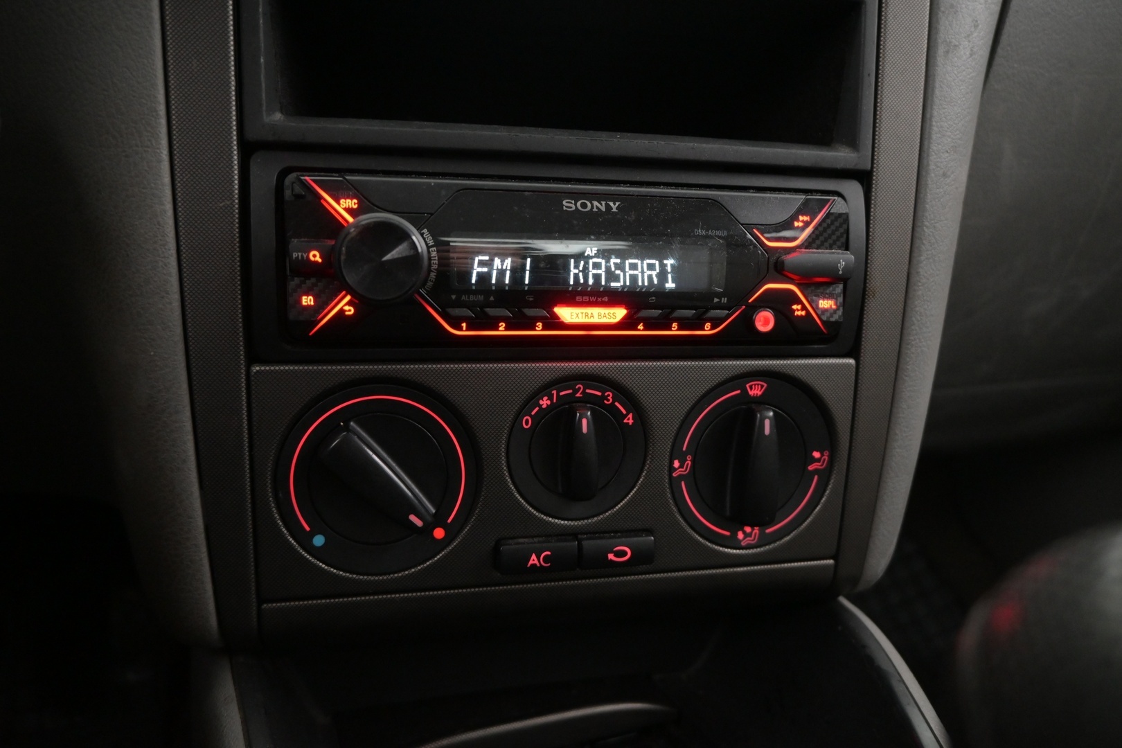 VOLKSWAGEN Bora 2004