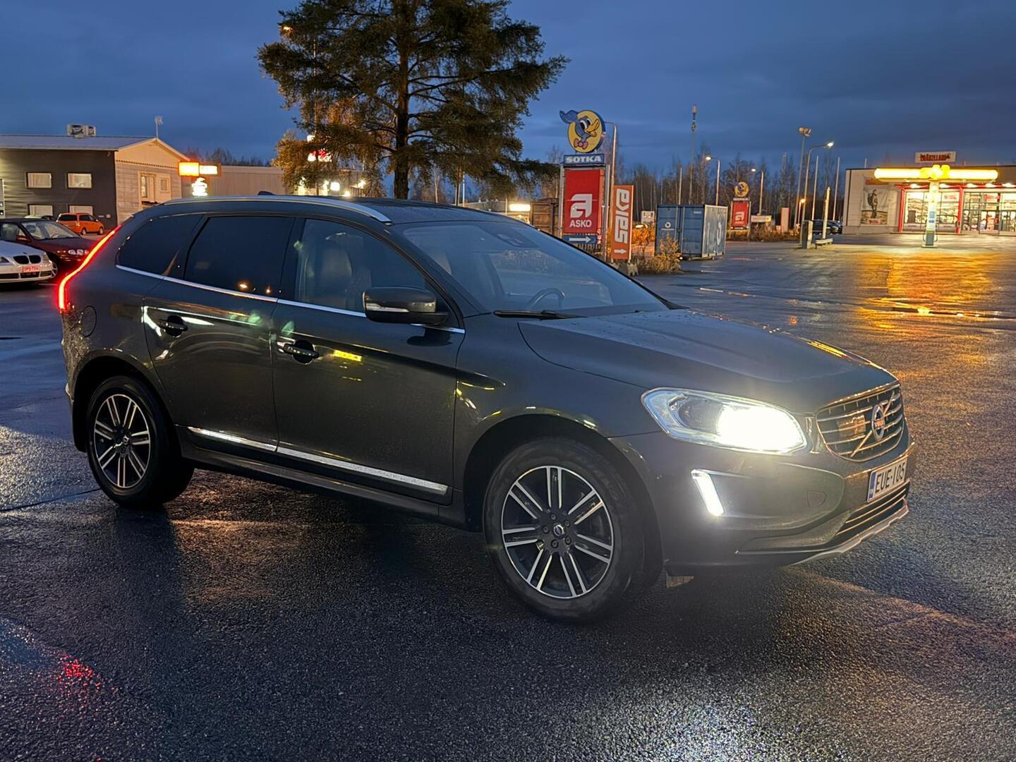 VOLVO XC60 2017