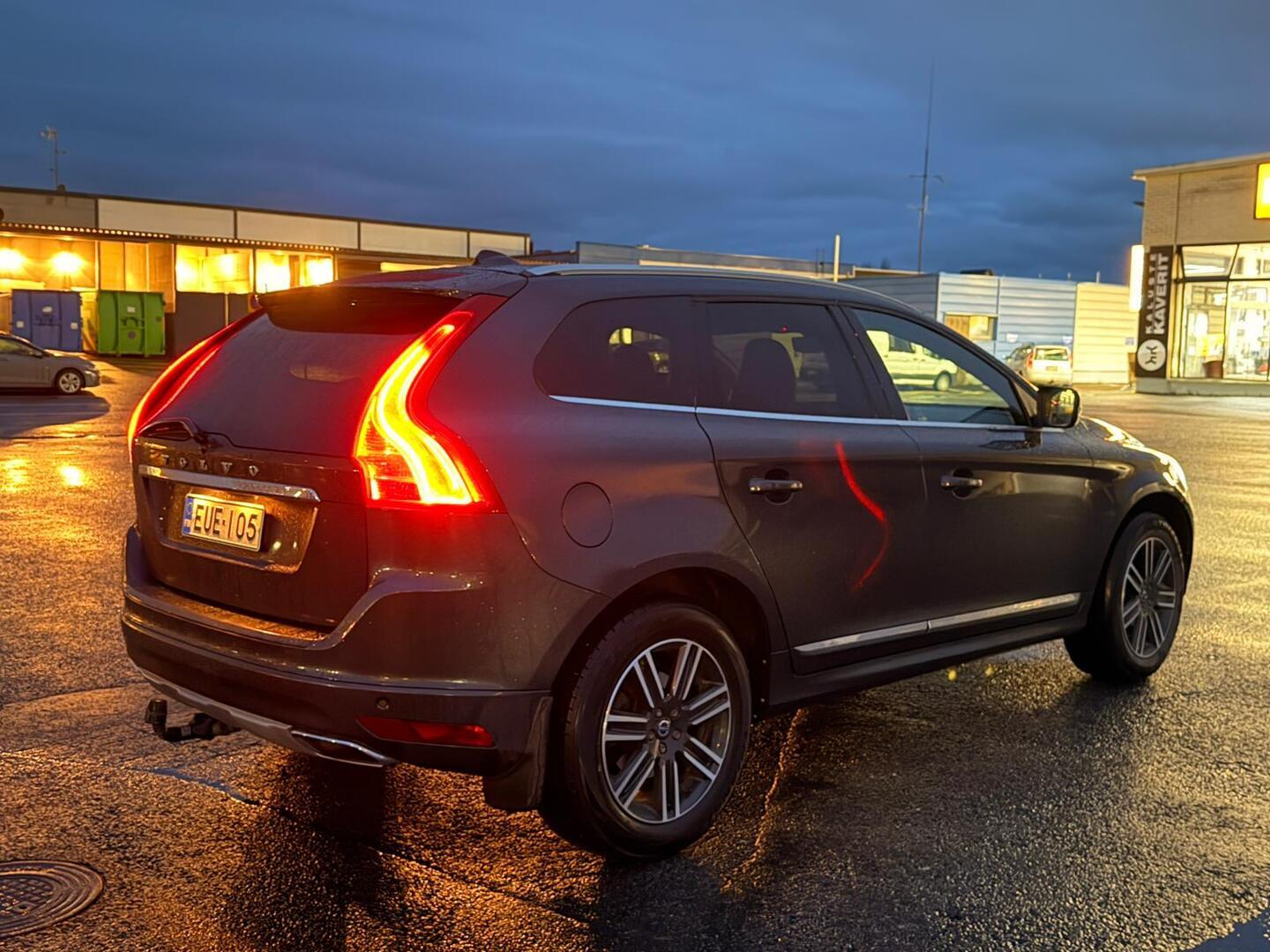 VOLVO XC60 2017