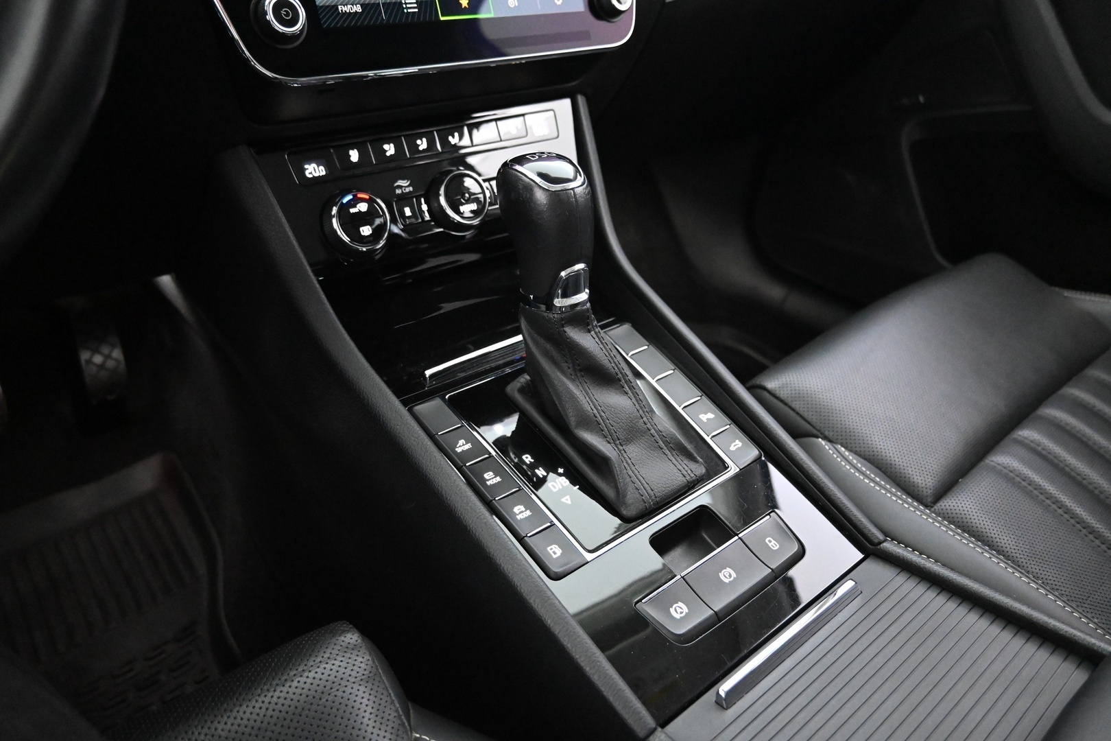 SKODA Superb 2021