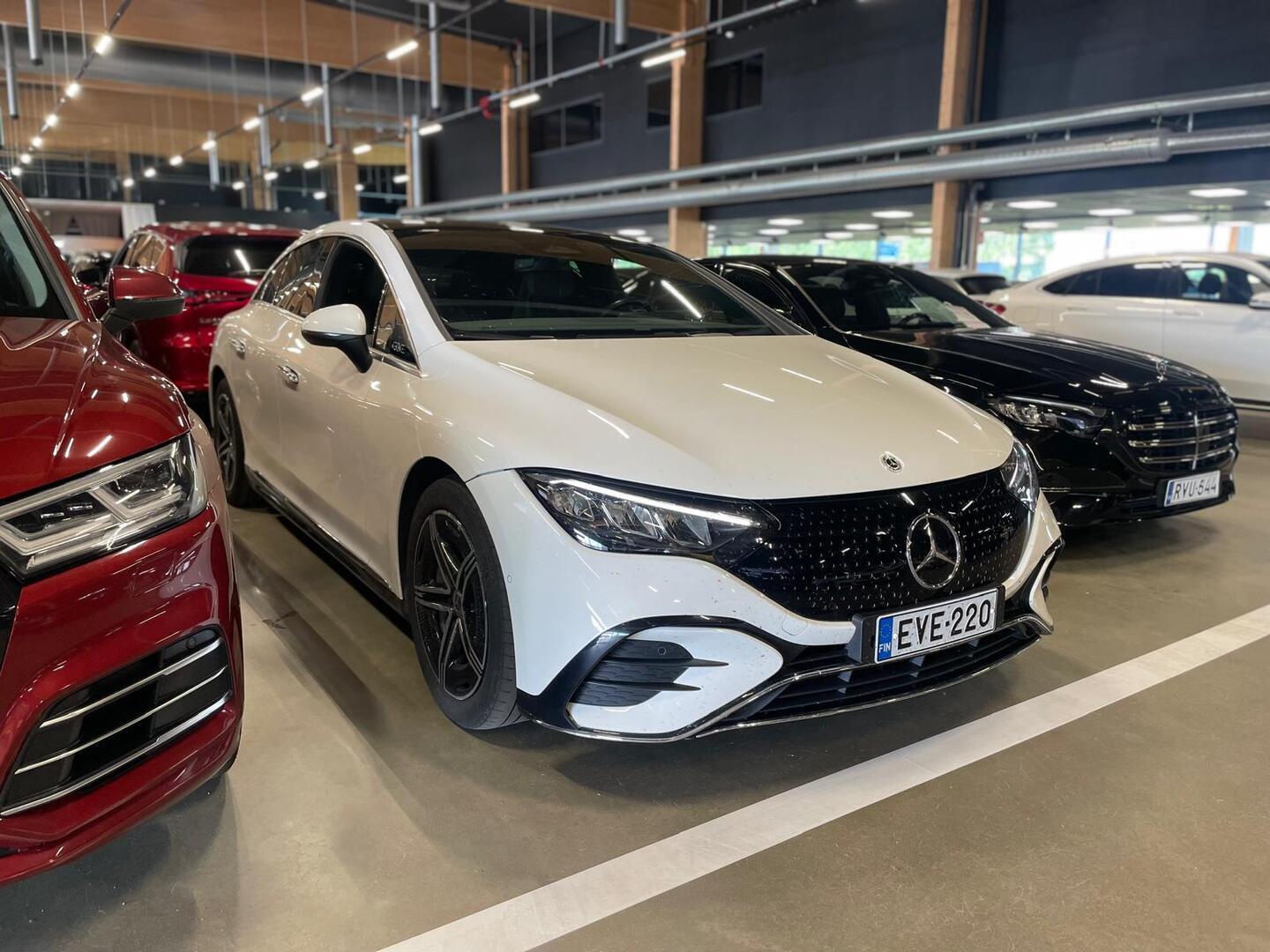 MERCEDES-BENZ EQE 2024