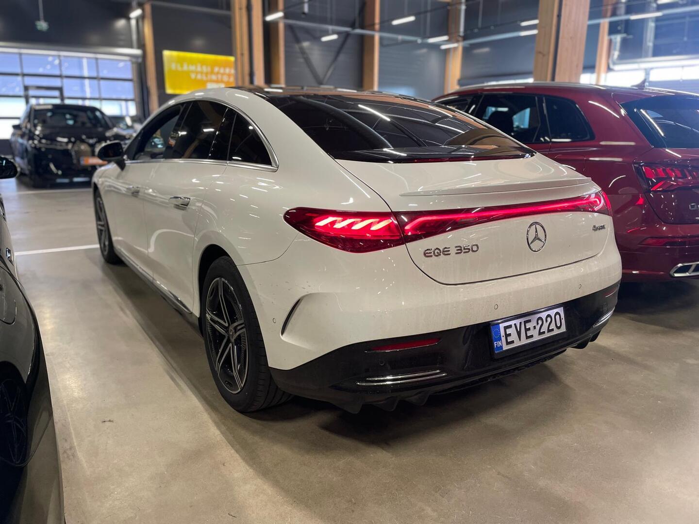 MERCEDES-BENZ EQE 2024