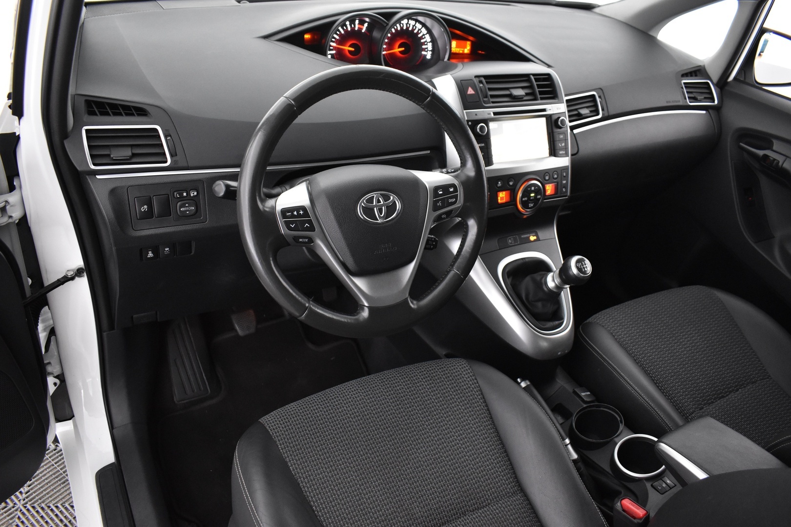 TOYOTA Verso 2015