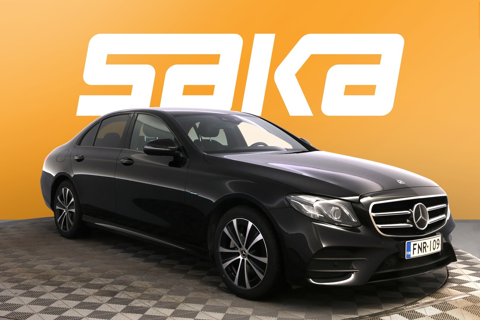 MERCEDES-BENZ E 2019