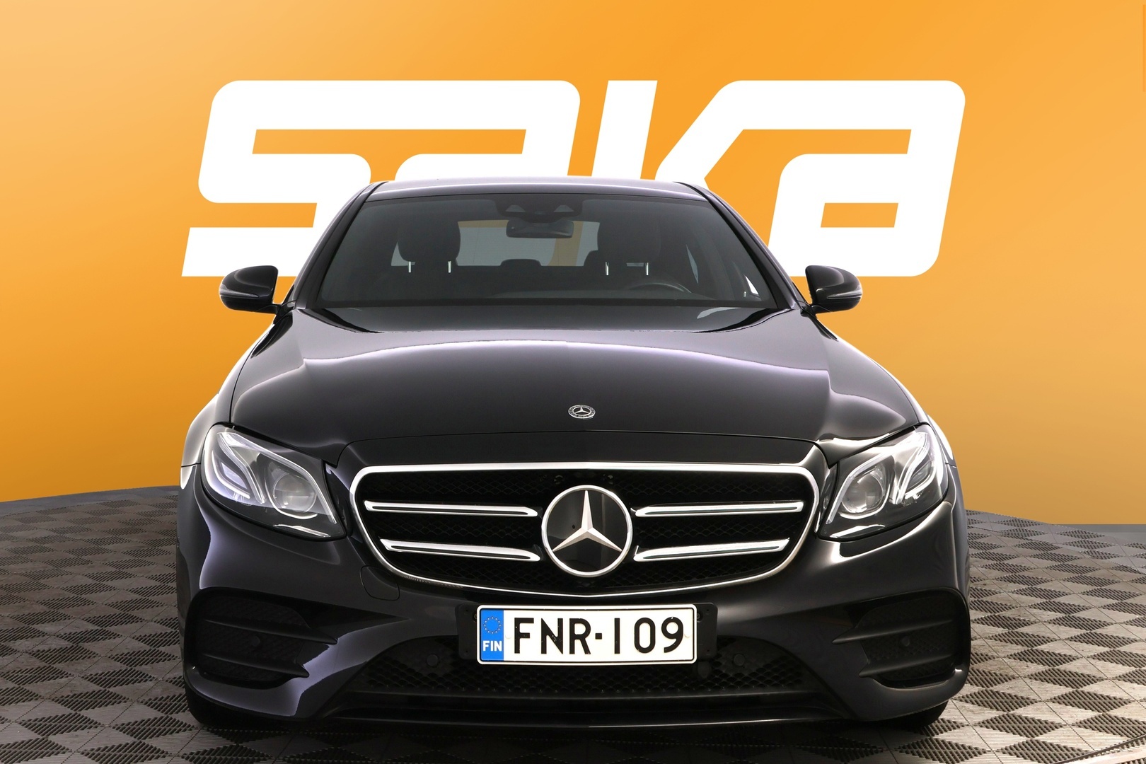 MERCEDES-BENZ E 2019