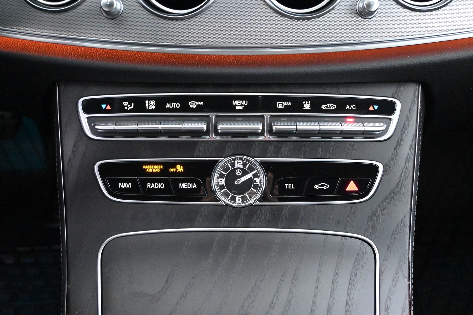 MERCEDES-BENZ E 2019