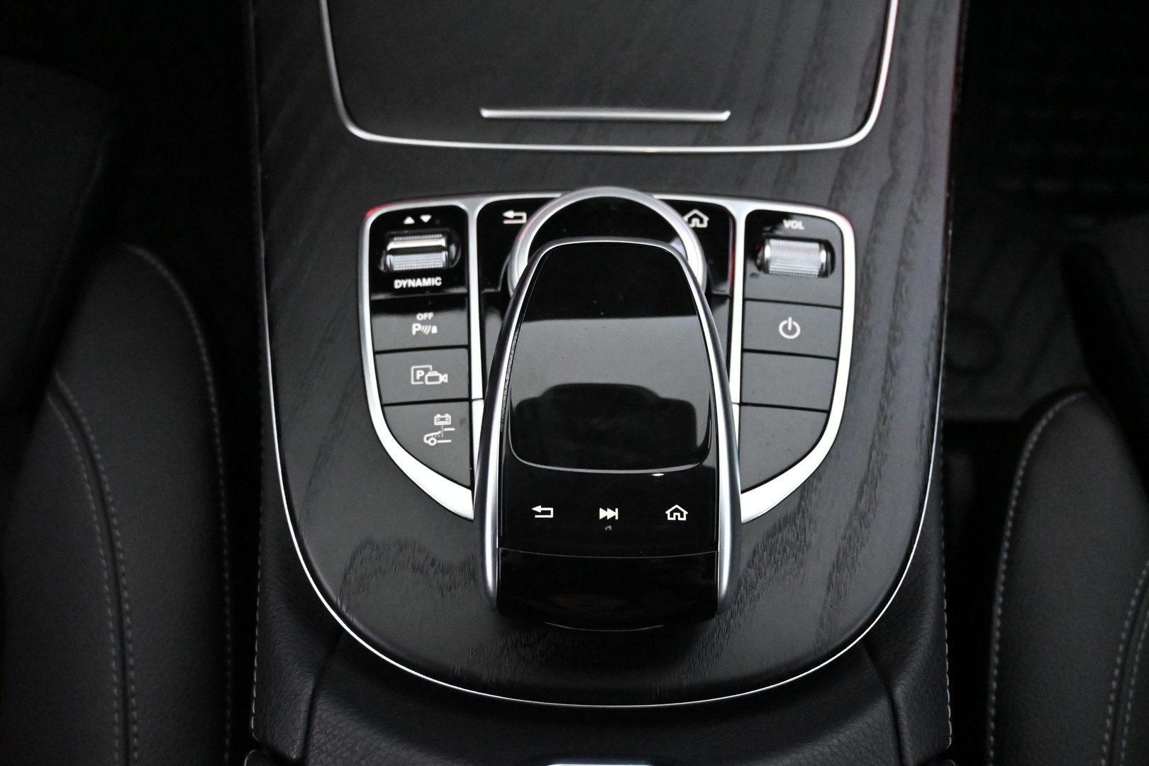 MERCEDES-BENZ E 2019