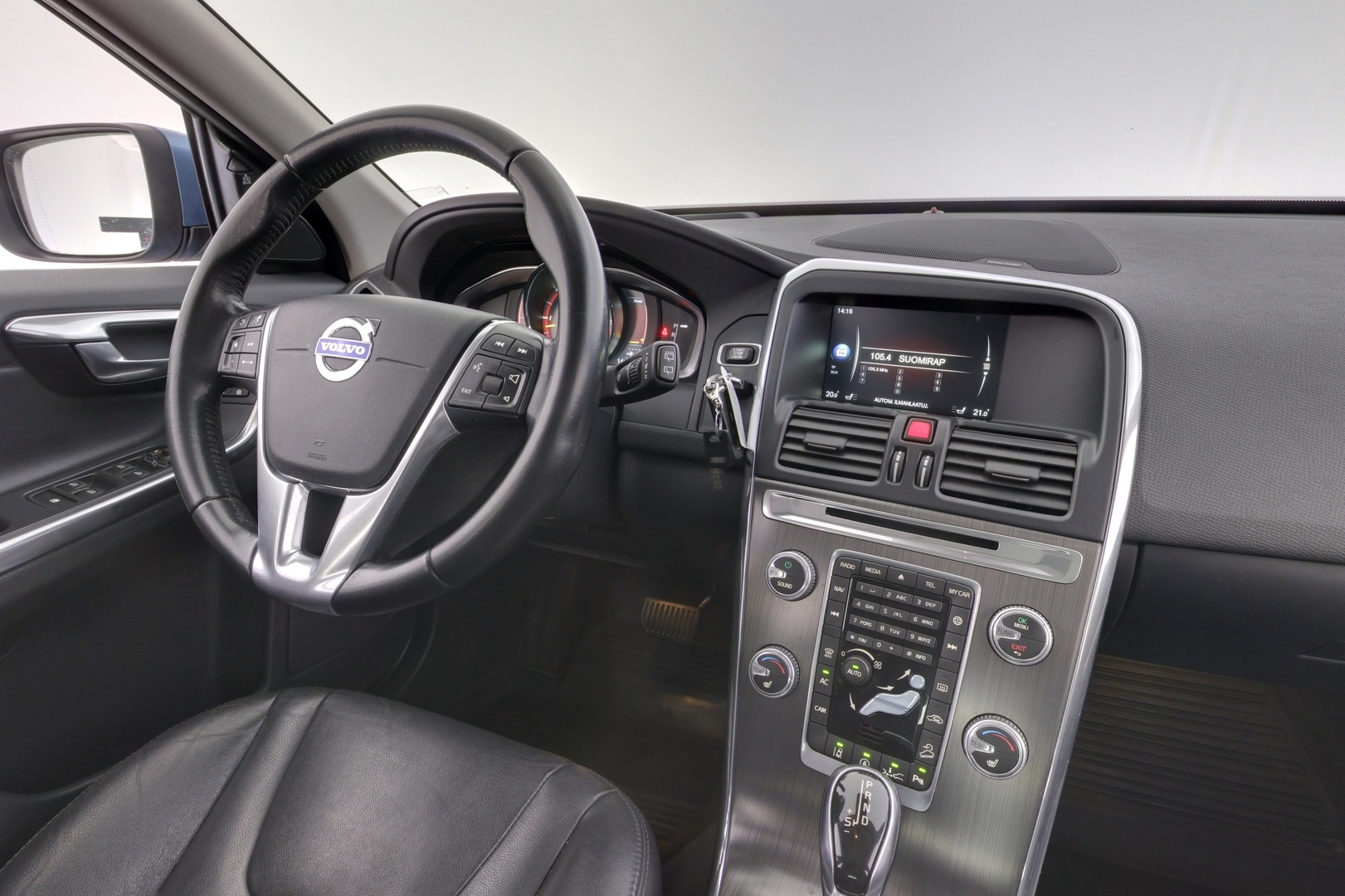 VOLVO XC60 2016