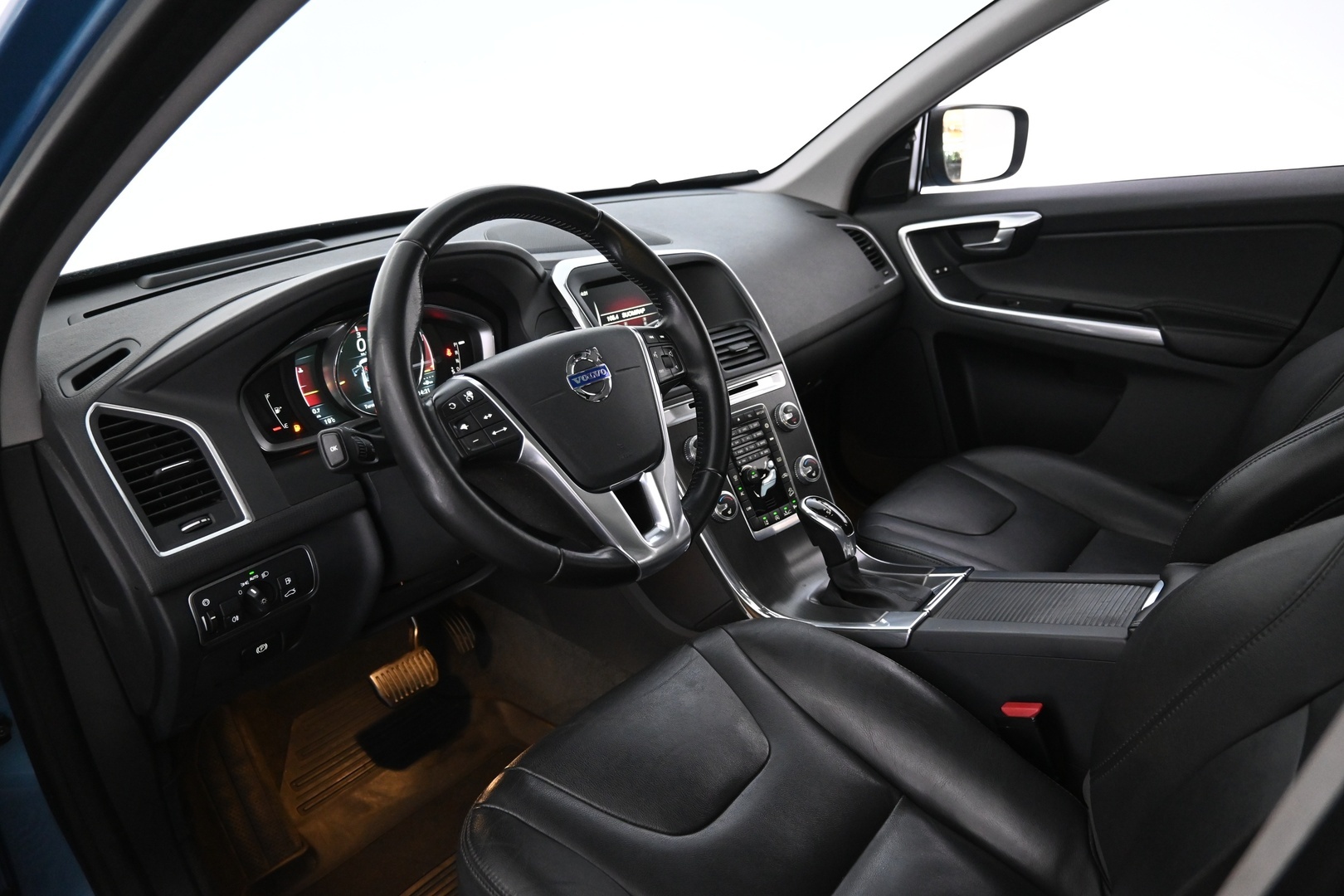 VOLVO XC60 2016