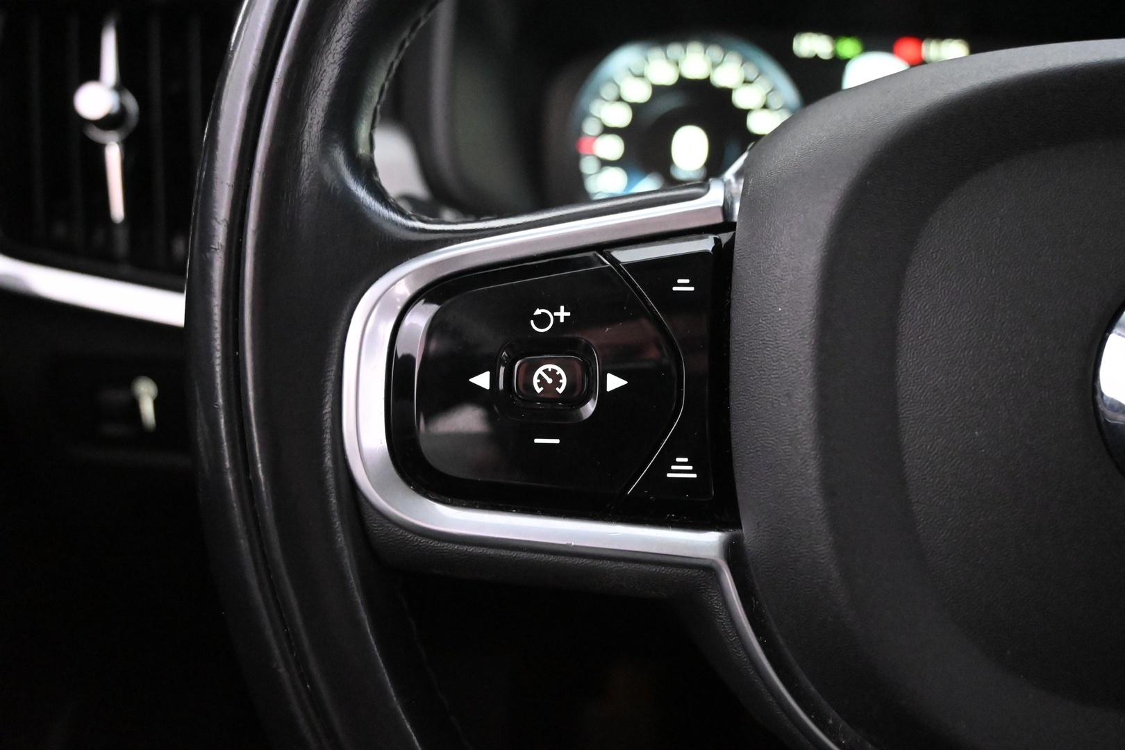VOLVO V90 Cross Country 2017
