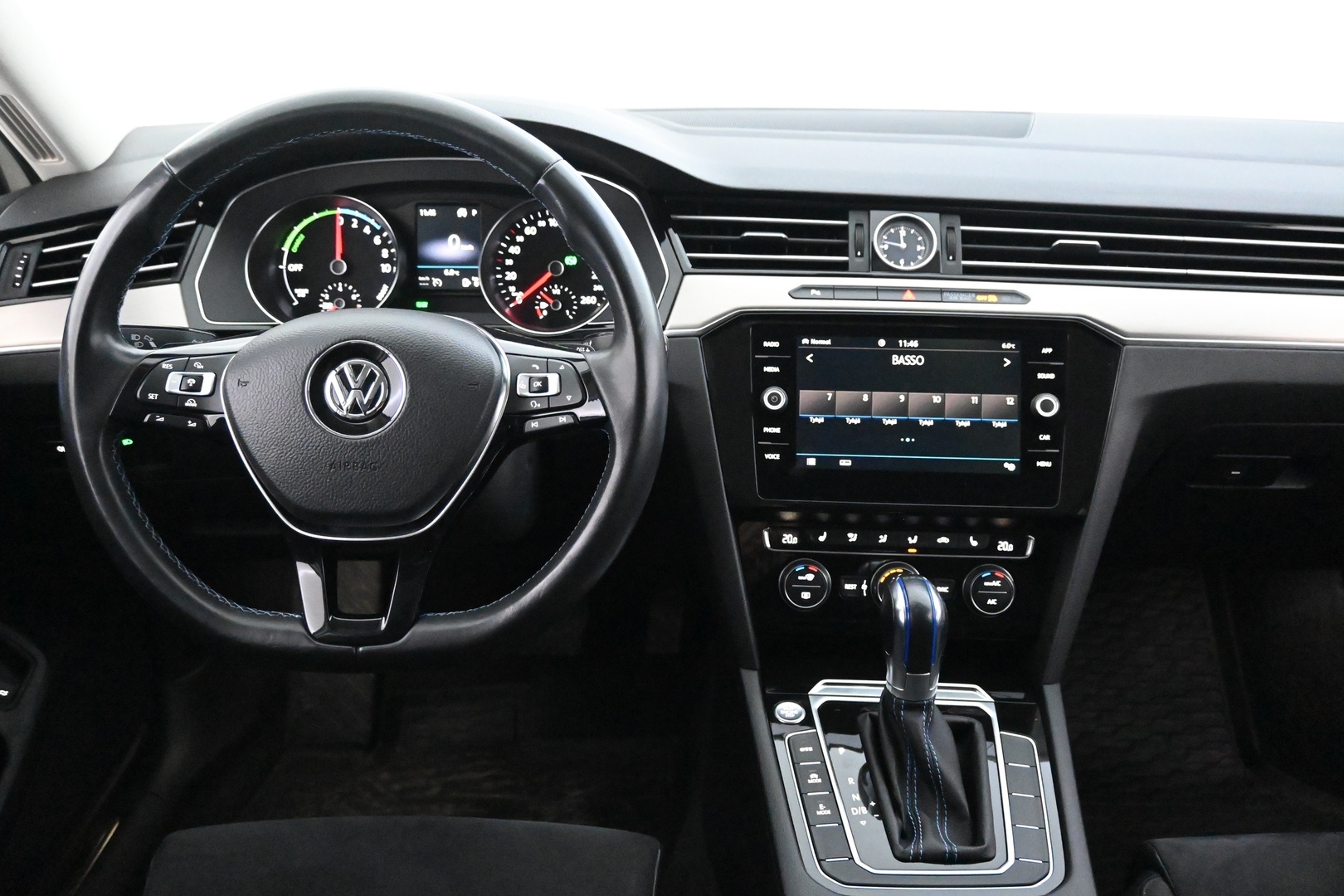 VOLKSWAGEN Passat 2018